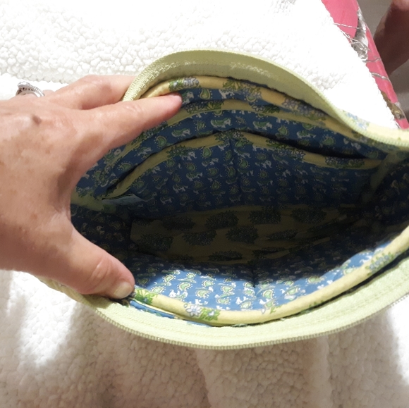 Gently used Vera Bradley purse - Picture 3 of 7